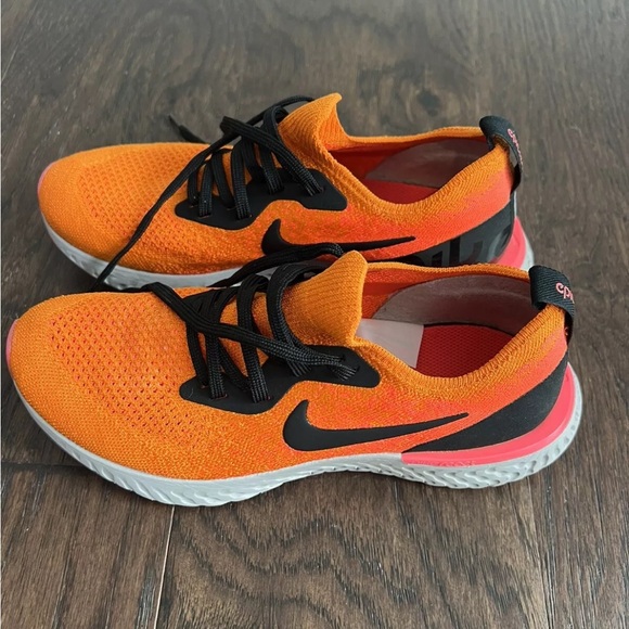 Size 5.5 (Youth) - Nike Epic React Flyknit Low Copper Flash - Picture 3 of 5
